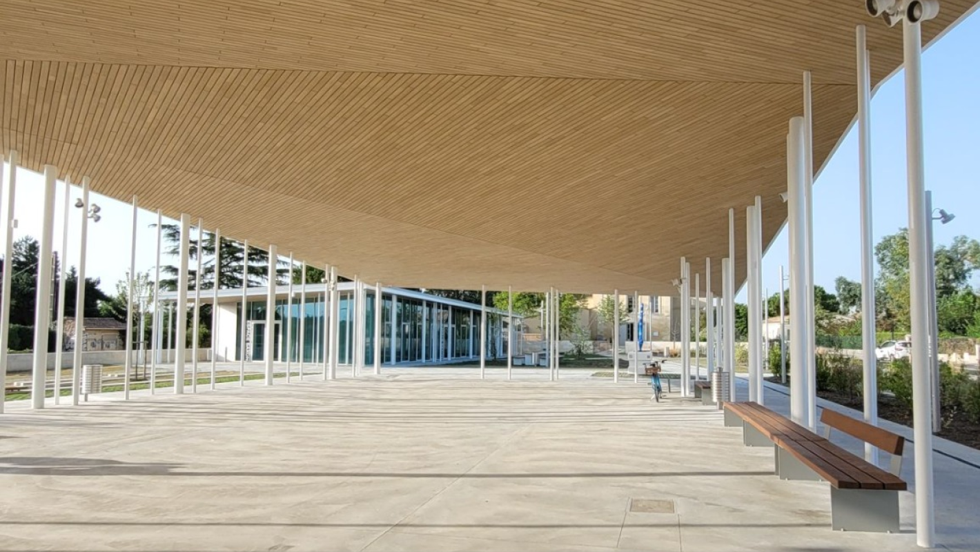 Photos de la réalisation Habillages de sous-faces extérieures Euroclass Bs1d0